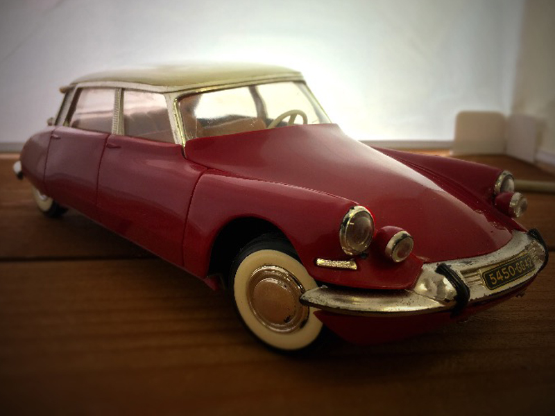 CITROËN DS21 GEGE TÉLÉGUIDÉE 1958年製　シトロエンDS21パラスのリモコンおもちゃです。　完動品　取説・当時の保証書（保証なし）標識も全て揃っています